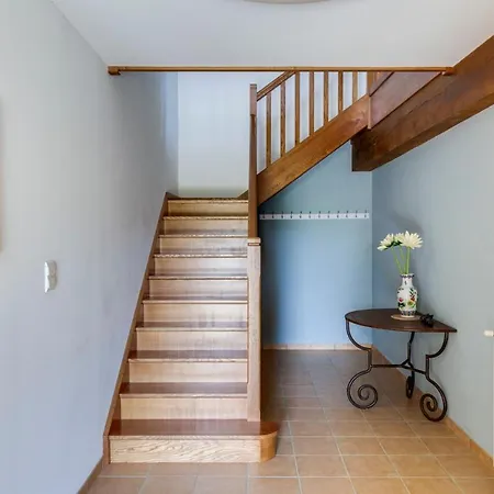 Sleeps 16 Pool Wifi Béraut
