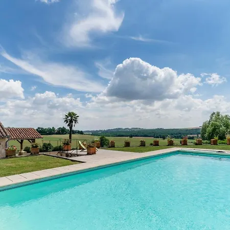 Sleeps 16 Pool Wifi Béraut