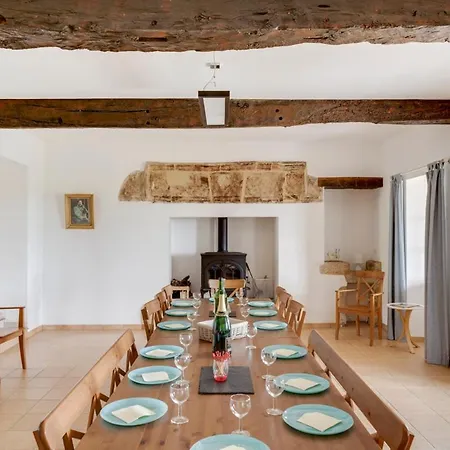 Sleeps 16 Pool Wifi Béraut